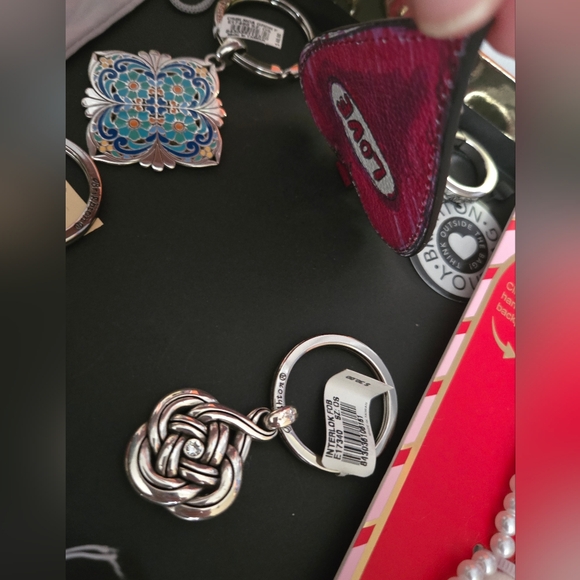 Choose A Keycharm, Receive An Extra Mystery Bag ❤️🩷❤️🩷 Valentine Show - Picture 9 of 15